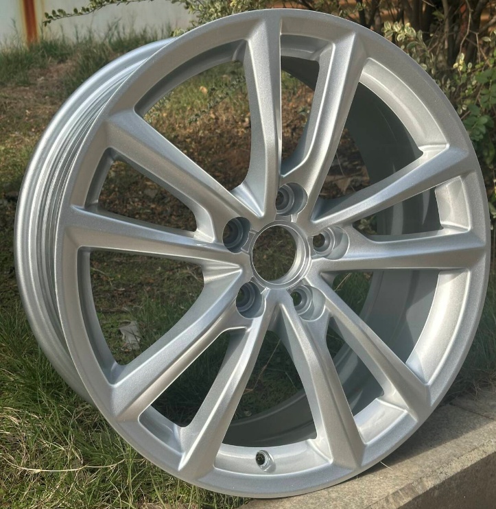 Helix S502 White alloy wheel