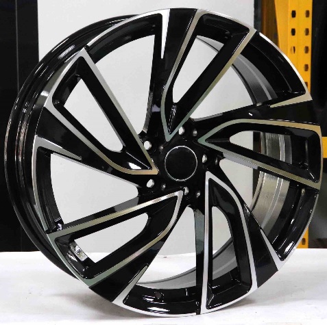 Strata S260 Black Machined Face alloy wheel