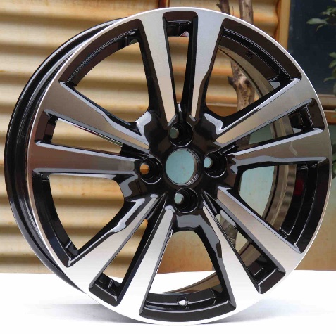 Strata S878 Black Machined Face alloy wheel